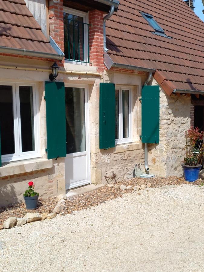 Gite Entre Vignes Et Loire Thauvenay Exterior photo